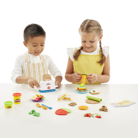 Play-Doh Kitchen Creations Tostadora divertida image number 2